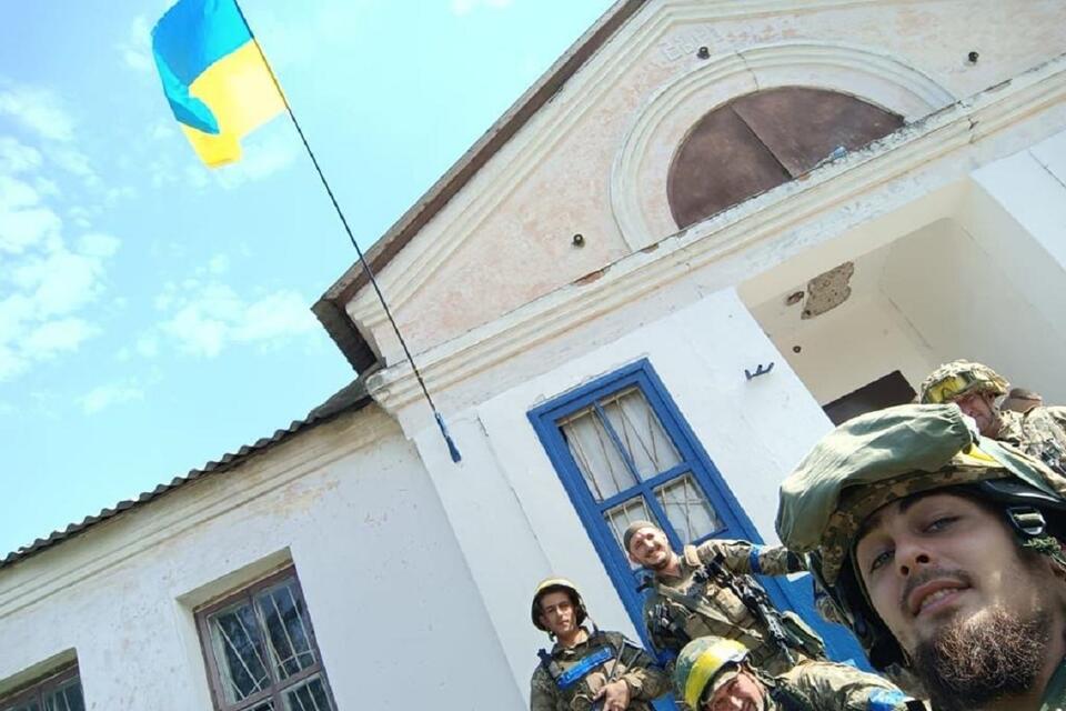 zdjęcie ukraińskich żołnierzy, opublikowane przez prezydenta Wołodymyra Zełenskiego / autor: Facebook/Володимир Зеленський