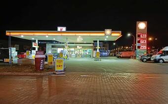 Shell wstrzymuje transakcje spotowe rosyjskiej ropy