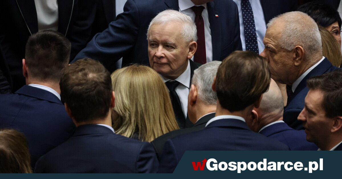 Качиньский: Сокращение взносов на медицинское страхование сейчас «не имеет смысла»