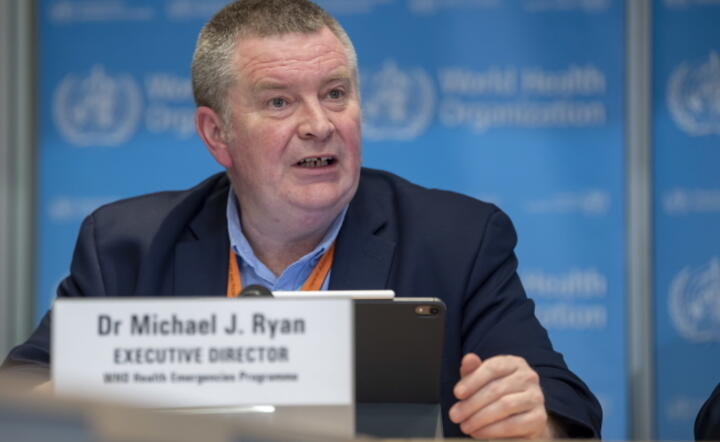 Ekspert Światowej Organizacji Zdrowia (WHO) ds. sytuacji nadzwyczajnych, dr Mike Ryan, podczas piątkowej konferencji prasowej w Genewie / autor: PAP/ EPA/MARTIAL TREZZINI