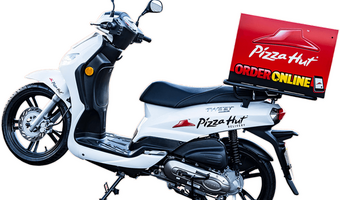 Pizza Hut wprowadza flotę elektrycznych skuterów