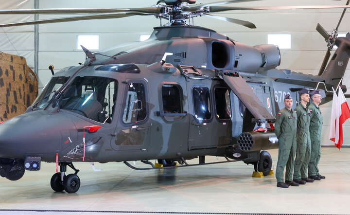 Do 25. Brygady Kawalerii Powietrznej trafił pierwszy wielozadaniowy śmigłowiec AW-149 z polskiej linii produkcyjnej / autor: PAP/Marian Zubrzycki