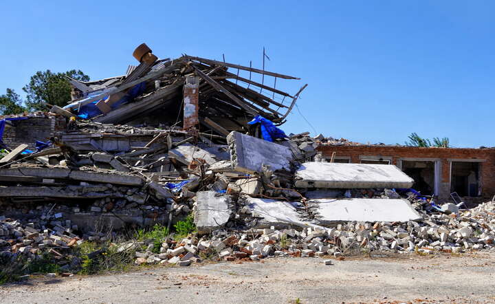 Zniszczone budynki w mieście Orichiw w obw. zaporoskim / autor: PAP/Alena Solomonova