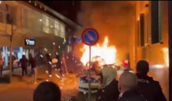 W Holandii w nocy starcia przeciwników obostrzeń z policją [wideo]