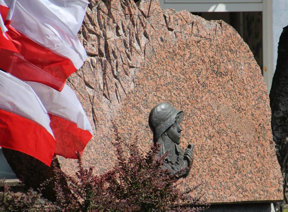 OLSZTYN, POMNIK KU CZCI POWSTANIA WARSZAWSKIEGO. FOT. WPOLITYCE.PL