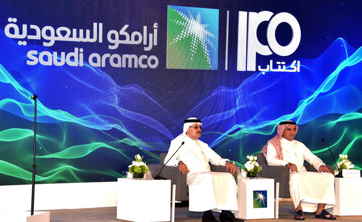 CEO Saudi Aramco Amin Nasser i prezes Yasir al-Rumayyan / autor: STRINGER