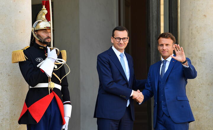 Premier Mateusz Morawiecki i prezydent Francji Emmanuel Macron / autor: PAP/Radek Pietruszka