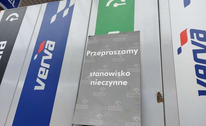 Na niektórych stacjach benzynowych popyt jest tak duży, że występują chwilowe braki niektórych paliw  / autor: Fratria / MK