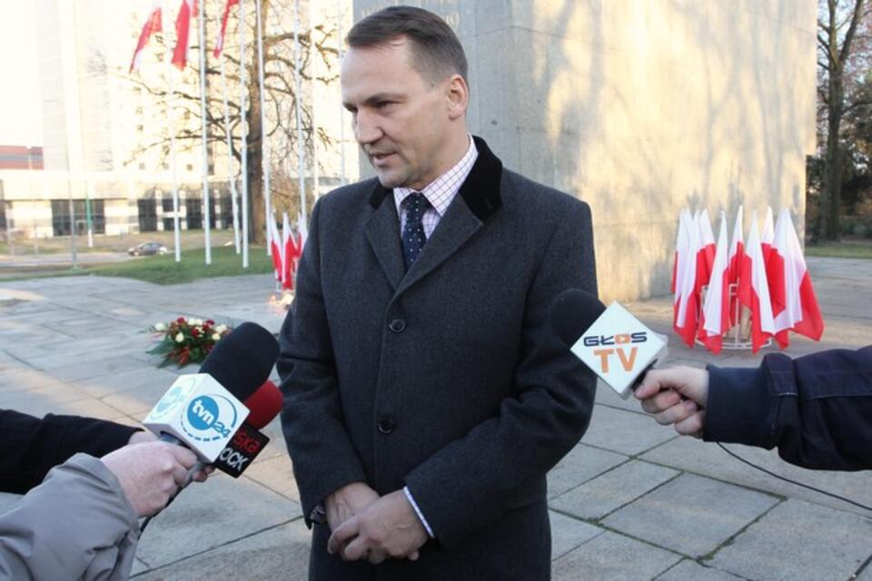 Przy Tobie Najjaśniejszy Panie Stoimy I Stać Chcemy Kotyliony zamiast niepodległości. Sikorski deklaruje: „przy Tobie