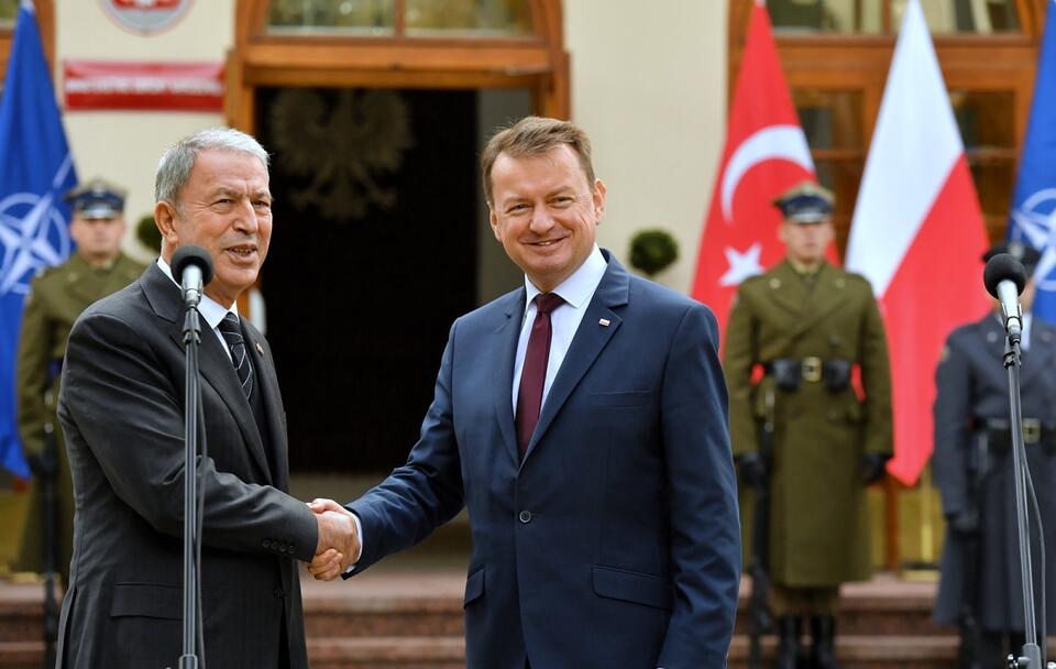 Minister obrony narodowej Mariusz Błaszczak i minister obrony Turcji Hulusi Akar / autor: PAP/Piotr Nowak