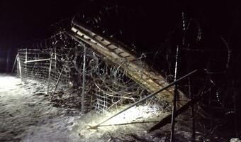 SG o eskalacji z udziałem migrantów: Białorusini rzucali kamieniami