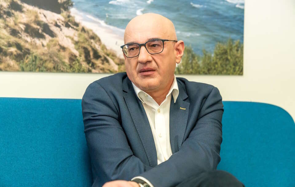 Prok. Ostrowski returns to work. "The court did not extend the suspension"