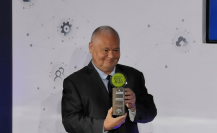 szef NBP Adam Glapiński odbiera nagrodę Bankowego Menedżera Roku 2020 podczas wczorajszej Gali „Gazety Bankowej” / autor: Fratria