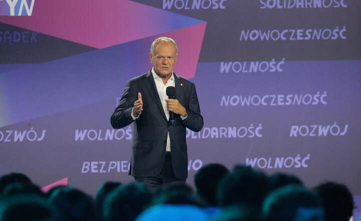 Premier Donald Tusk podczas spotkania w ramach Campusu Polska Przyszłości 2026 w Olsztynie / autor: PAP/Tomasz Waszczuk