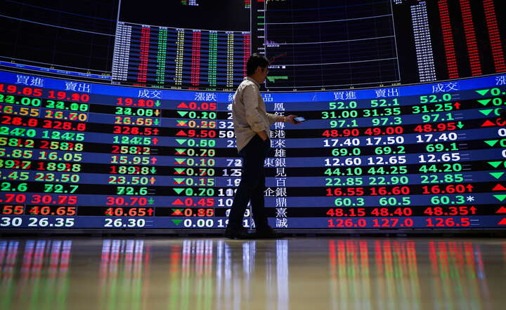 Wojenny sentyment, oddech dolara