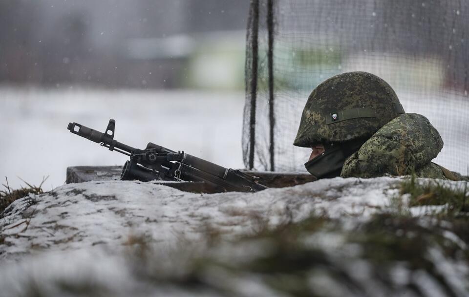 Na zdjęciu ćwiczenia żołnierzy zmobilizowanych do rosyjskiej armii / autor: PAP/EPA
