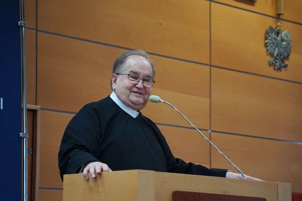 Życzenia świąteczne dla Polaków od ojca Tadeusza Rydzyka. Na zdjęciu ojciec Tadeusz Rydzyk / autor: Fratria