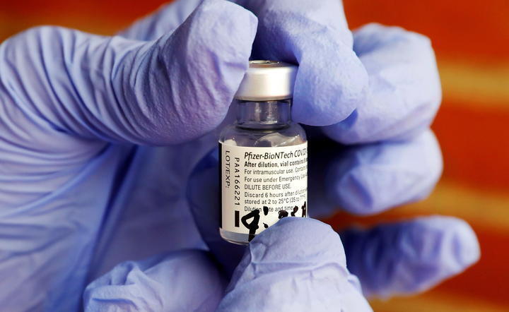 szczepionka Pfizera przeciwko koronawirusowi / autor: PAP