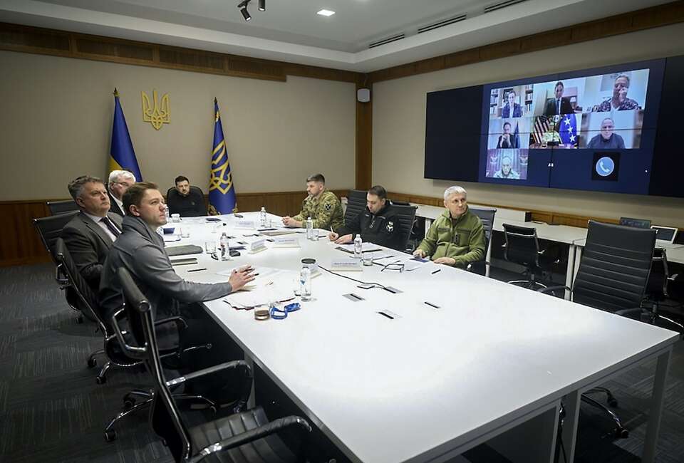 Zełenski o kulisach negocjacji. "To właśnie należy omówić"