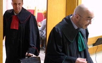 Były szef KNF wychodzi z aresztu