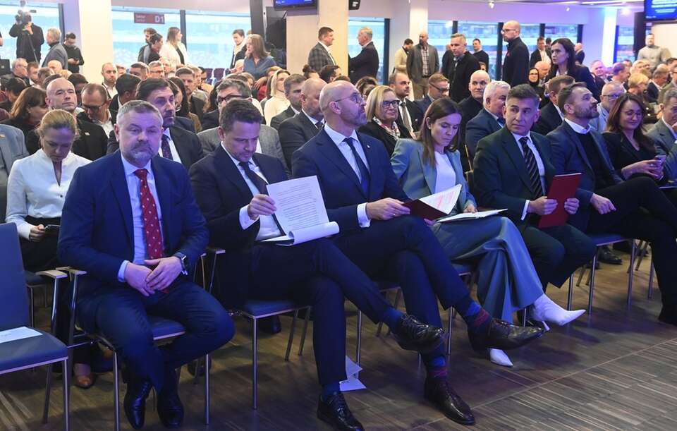 Jakub Rutnicki i Rafał Trzaskowski ogłosili walkę o Igrzyska Olimpijskie w Warszawie. / autor: PAP/Piotr Nowak