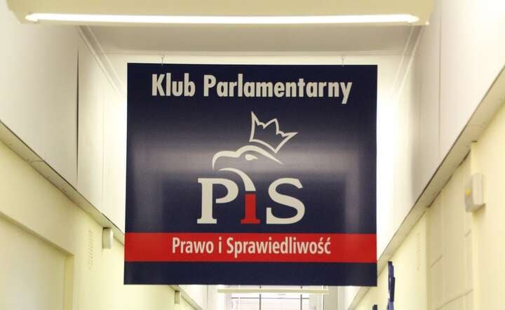 Ponad 4 mln zł to efekt zbiórki pieniędzy przez PiS po decyzji PKW / autor: Fratria