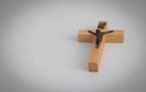 Stanowisko Stowarzyszenia „Godność” w związku z profanacją krzyża w Kielnie / autor: Fratria