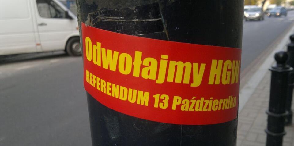 Plakat na ulicy Warszawy. Fot. wPolityce.pl