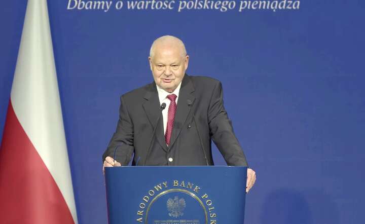 Prezes NBP prof. Adam Glapiński na konferencji prasowej, 5 marca 2026 / autor: YT @nbppl - screen