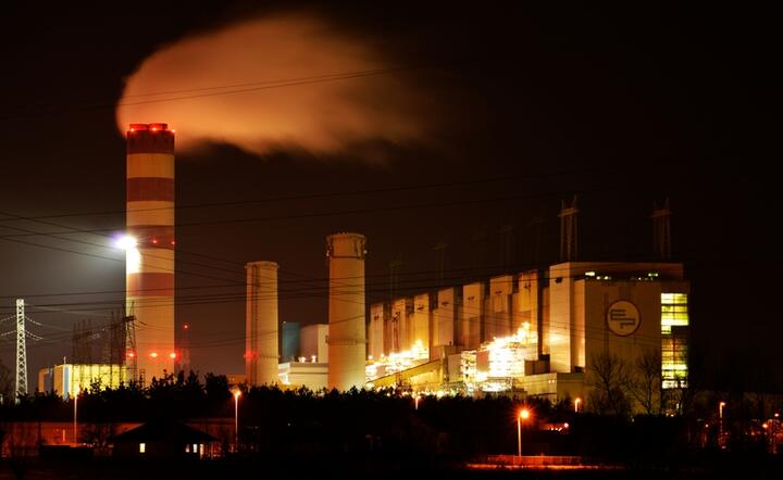 Elektrownia węglowa w Połańcu, fot. By Tarniak08 - Praca własna, CC BY-SA 4.0, https://commons.wikimedia.org/w/index.php?curid=37502031