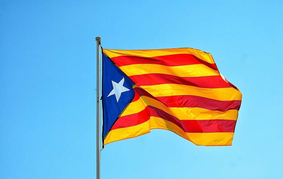pro-niepodległościowa flaga Katalonii / autor: pixabay