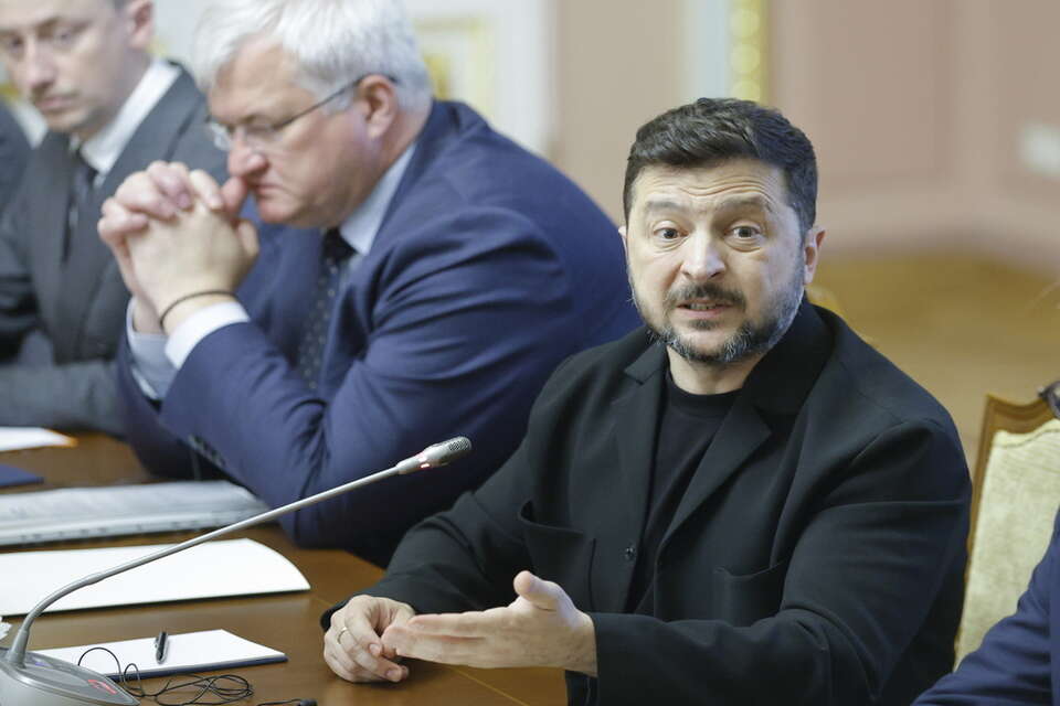 Wołodymyr Zełenski przemawia podczas spotkania z prezydentem Hondurasu Nasrym Asfurą w Kijowie na Ukrainie / autor: PAP/EPA