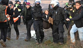 Bitwa z aktywistami! Greta Thunberg w rękach policji