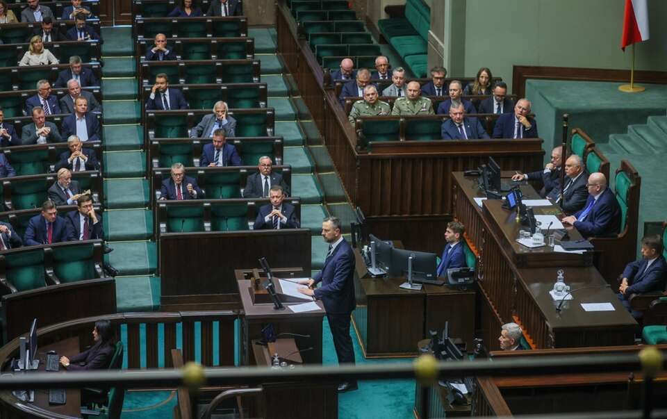 Minister Władysław Kosiniak-Kamysz przemawia w Sejmie / autor: PAP/Leszek Szymański