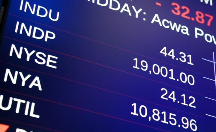 Indeks Dow Jones już w ciągu sesji przebił barierę 19 tys. punktów, fot. PAP/EPA/Justin Lane