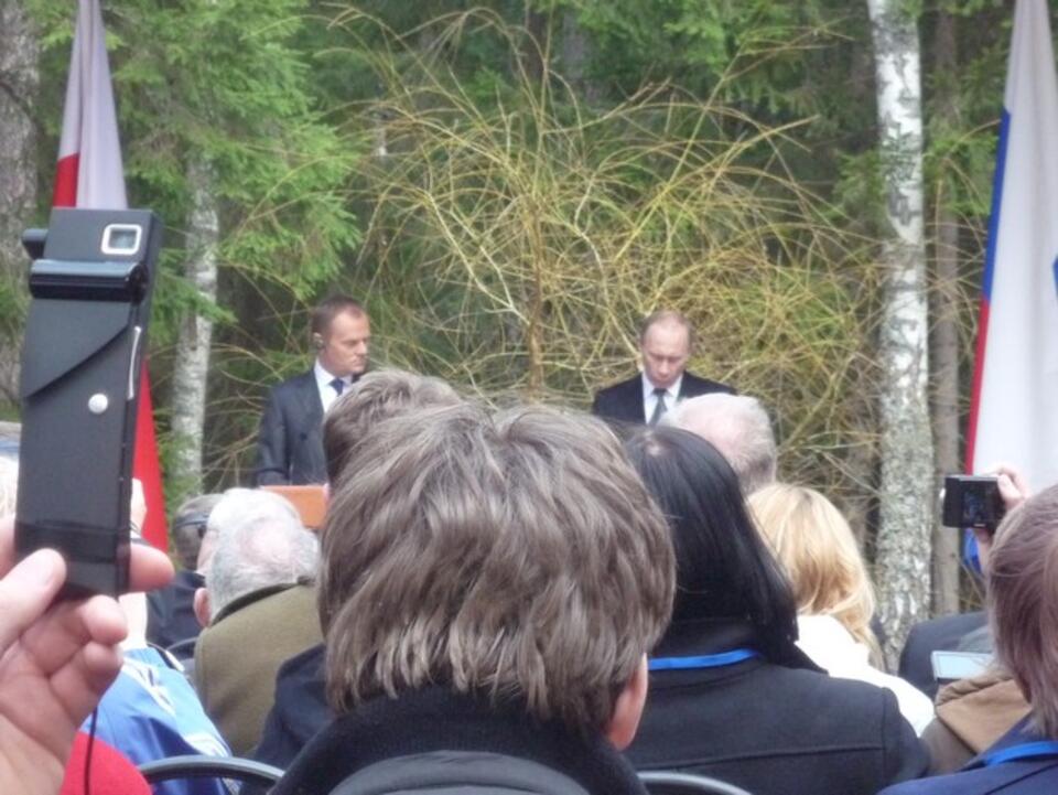 Donald Tusk z Władimierem Putinem 7 kwietnia 2010 roku w Katyniu. Fot. wPolityce.pl