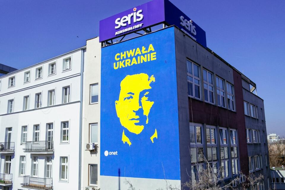 Mural "Chwała Ukrainie" z wizerunkiem prezydenta Ukrainy Wołodymyra Zełenskiego / autor: PAP/Albert Zawada