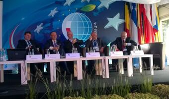 "GAZETA BANKOWA" NA FORUM W KRYNICY: Biznesowo wzajemnie się napędzamy - dyskusja o fenomenie Nowosądecczyzny z Florkiem, Pazganem i Kluską.
