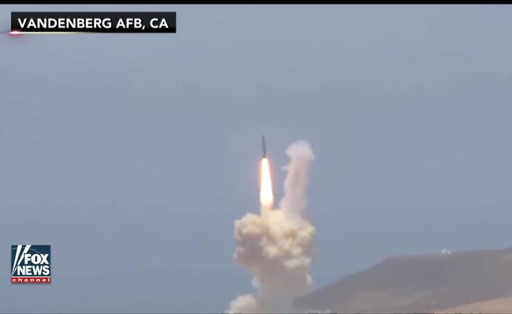 Pentagon performs test to shoot down ICBM / autor: Fox News, YouTube