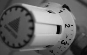 Regulator ciepła grzejnika (zdjęcie ilustracyjne) / autor: pixabay.com