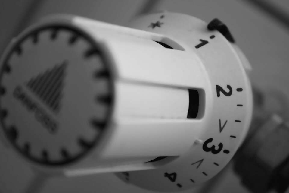Regulator ciepła grzejnika (zdjęcie ilustracyjne) / autor: pixabay.com