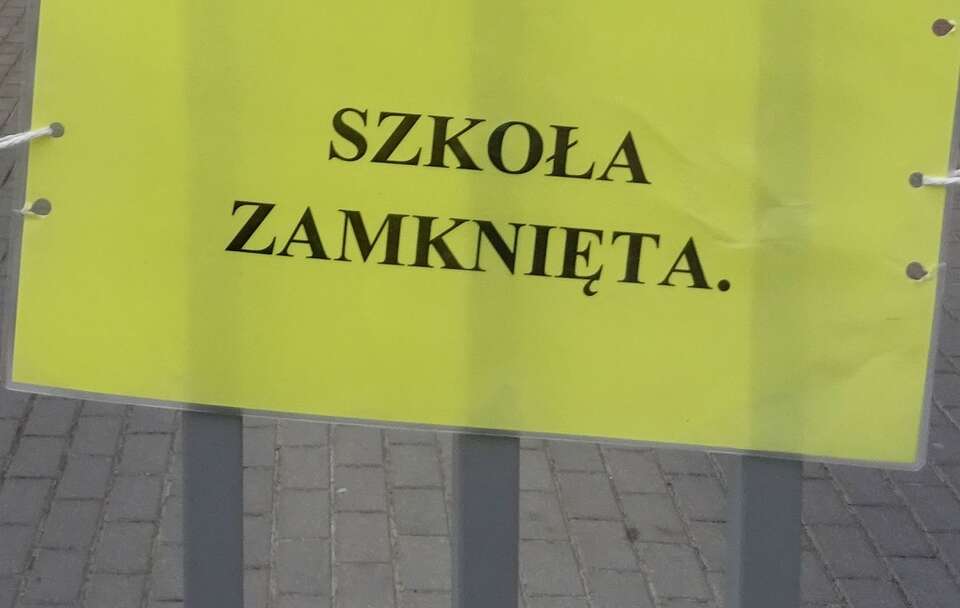 Zamknięta szkoła / autor: Fratria