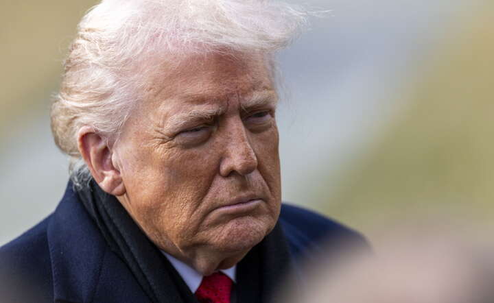 Prezydent USA Donald Trump w Białym Domu / autor: PAP/EPA/SHAWN THEW