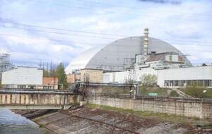 0. rocznica katastrofy w Czarnobylskiej Elektrowni Jądrowej. Nowa, bezpieczna kopuła nad czwartym blokiem energetycznym Czarnobylskiej Elektrowni Jądrowej. / autor: PAP/Victor Kovalchuk