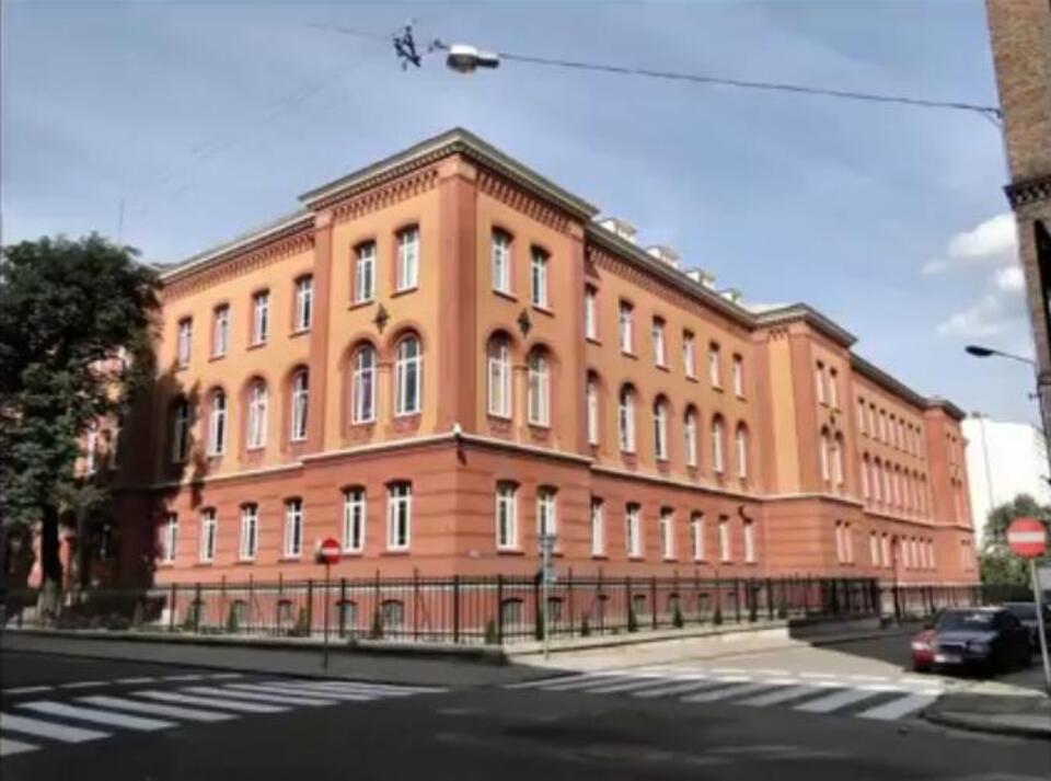 fot. youtube.pl: budynek szczecińskiego Sądu rejonowego