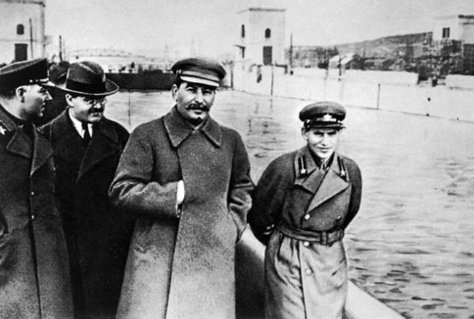 Stalin i Jeżow, fot. Wkimedia Commons/domena publiczna