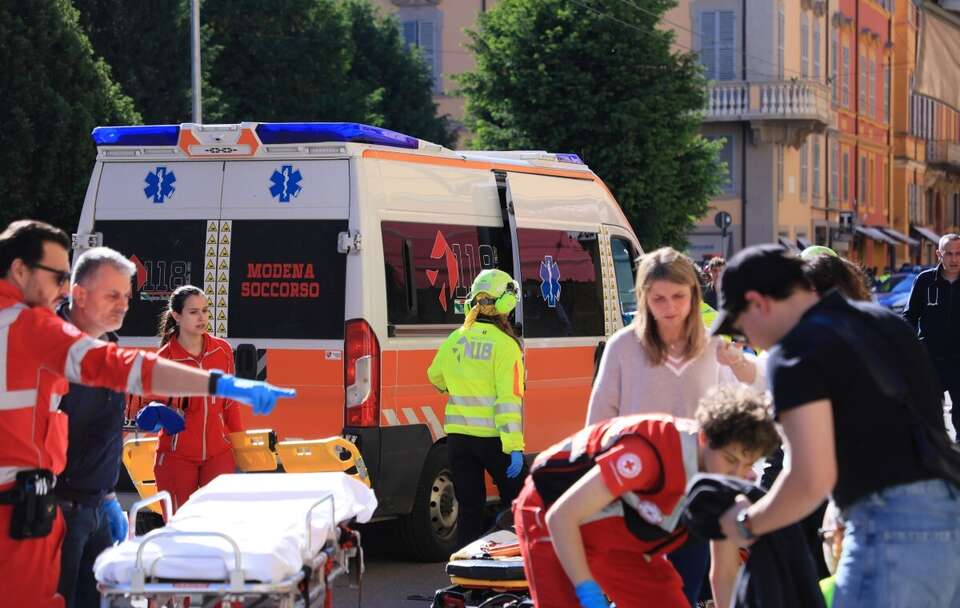 Imigrant wjechał w tłum ludzi we Włoszech. Polacy wśród rannych!
