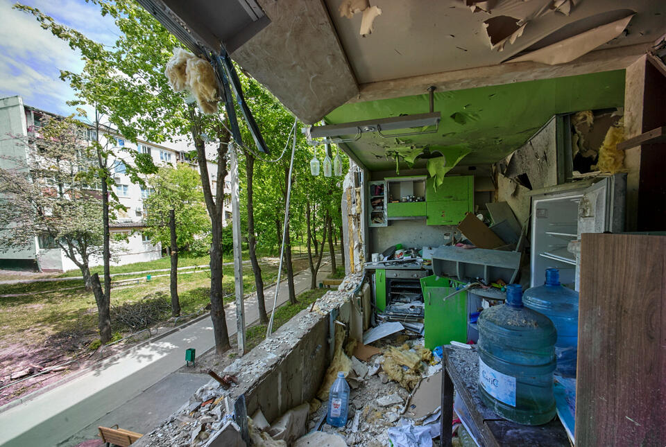 Zniszczone mieszkanie w Charkowie  / autor: PAP/EPA