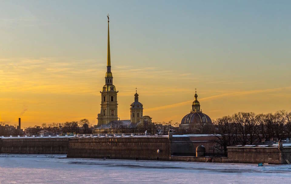 Petersburg / autor: pixabay.com: LuidmilaKot/https://pixabay.com/photos/st-petersburg-russia-sky-river-2093362/