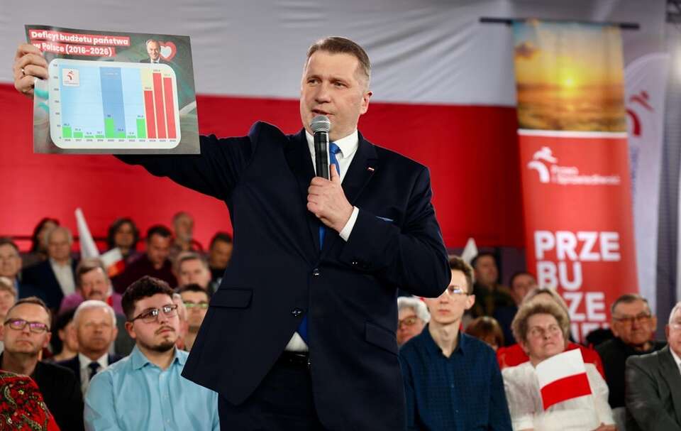 Poeta mocno: "Gdzie są te pieniądze Papau?"